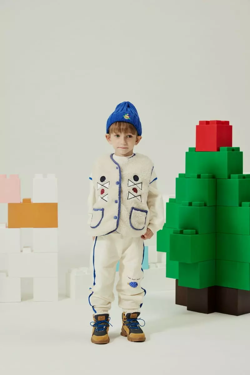 Aeeeday - Korean Children Fashion - #Kfashion4kids - Patch Dymble Vest - 7