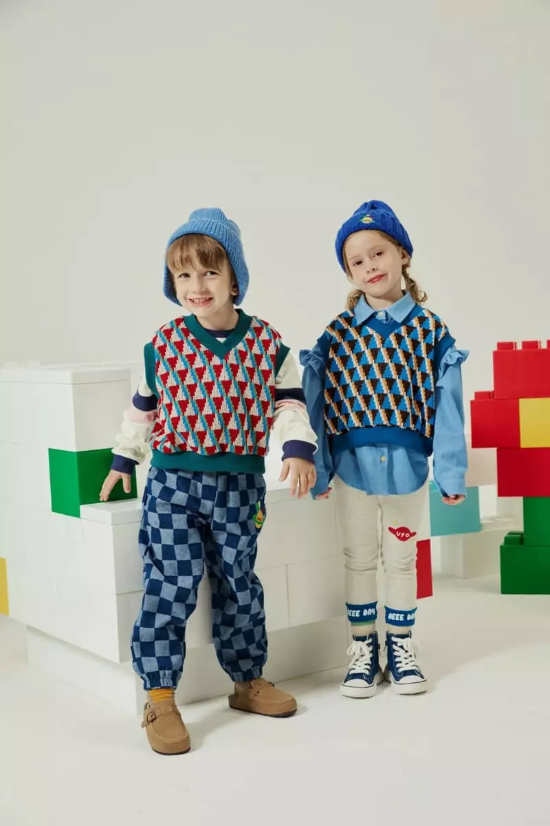 Aeeeday - Korean Children Fashion - #kidzfashiontrend - Triangle Vest - 4