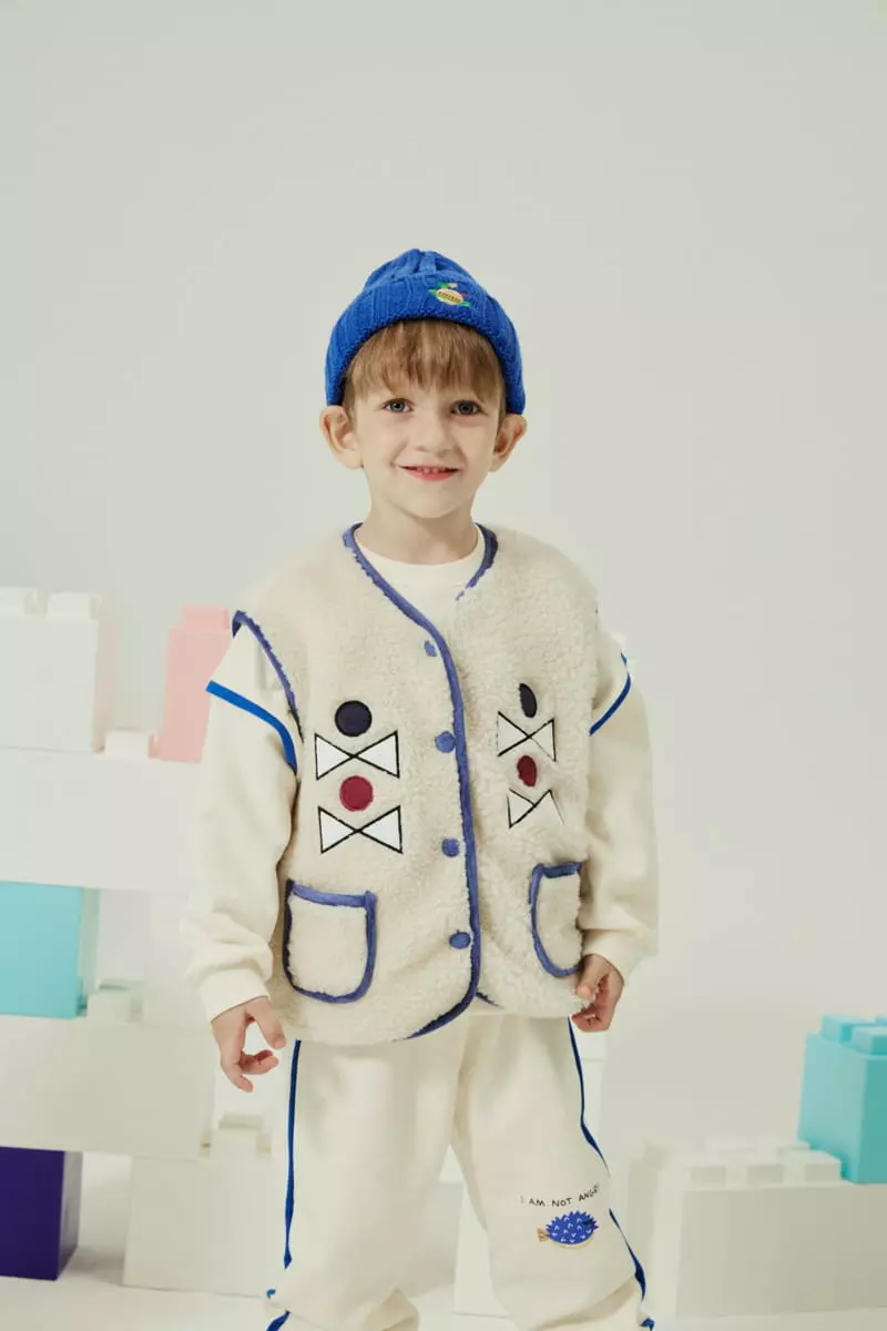 Aeeeday - Korean Children Fashion - #designkidswear - Patch Dymble Vest