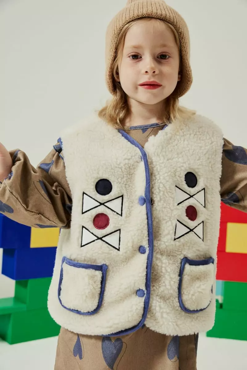 Aeeeday - Korean Children Fashion - #discoveringself - Patch Dymble Vest - 2