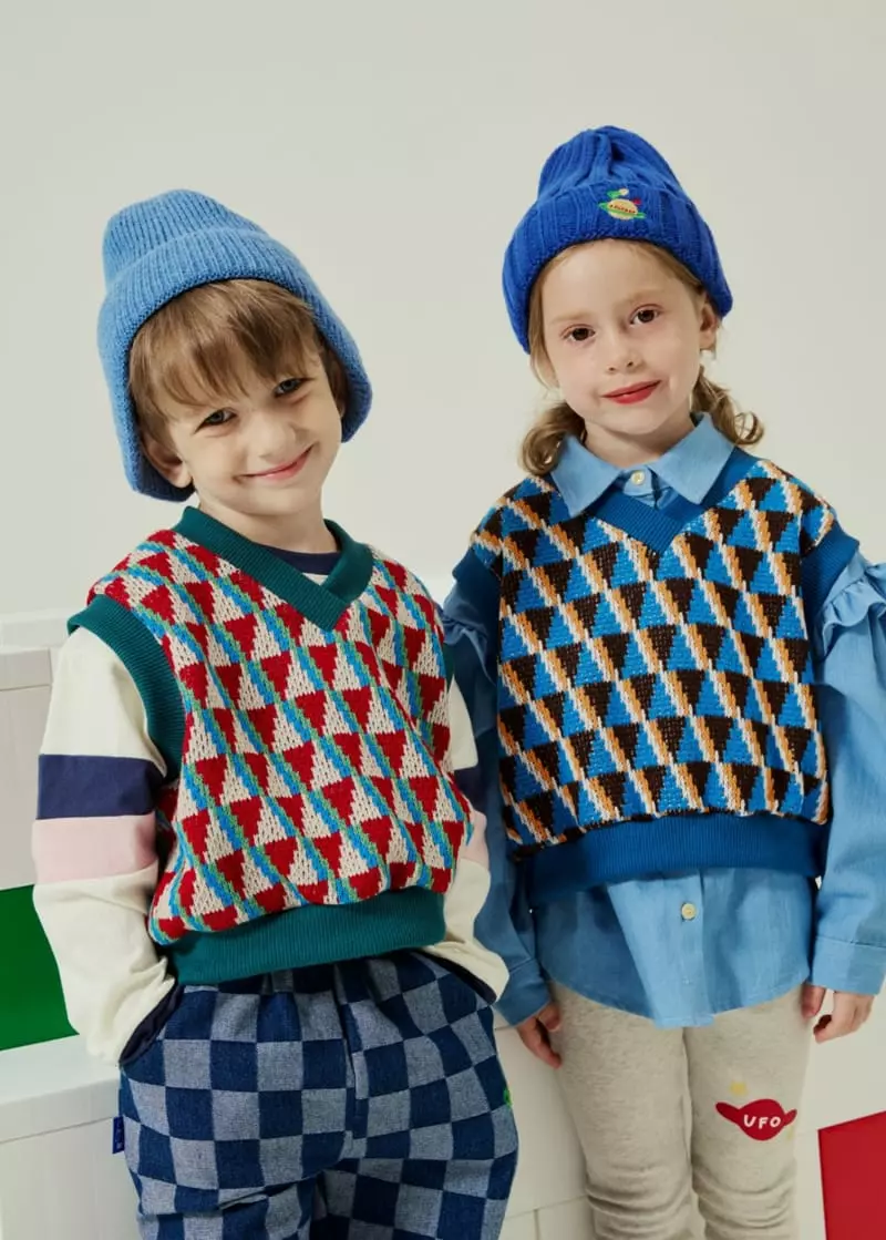 Aeeeday - Korean Children Fashion - #kidsshorts - Triangle Vest