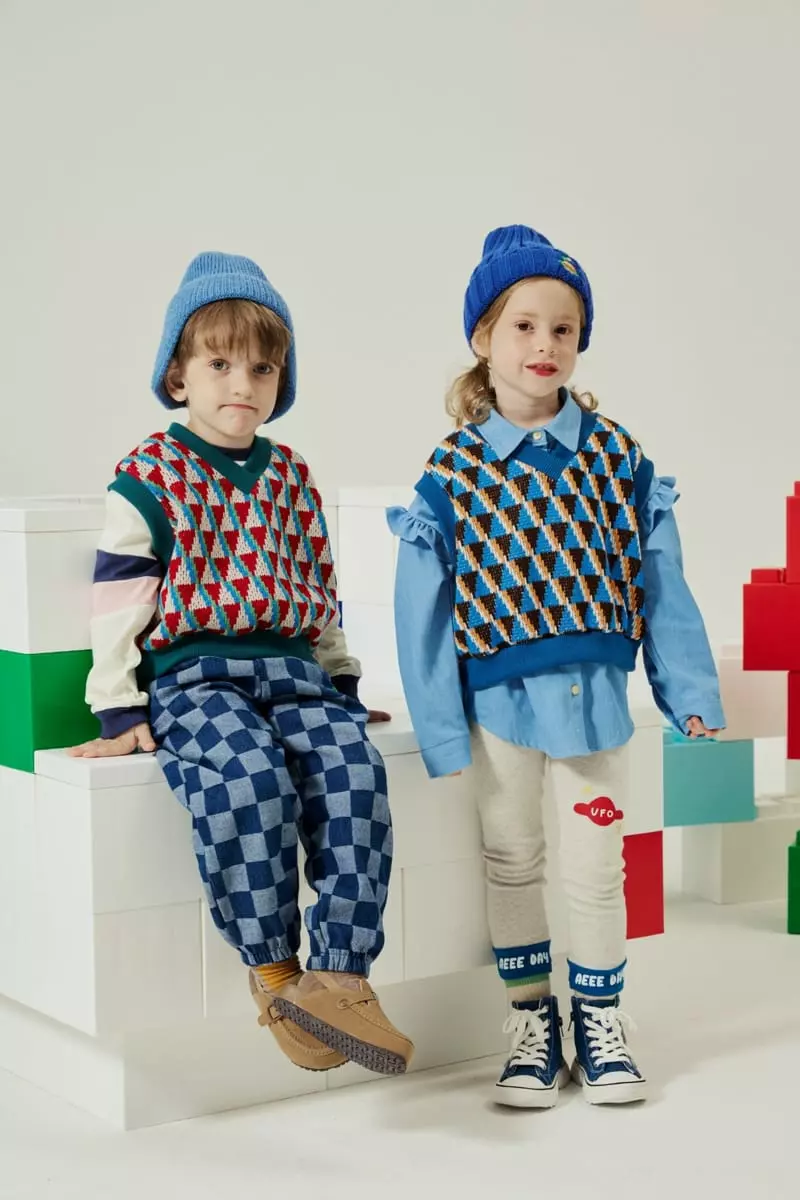 Aeeeday - Korean Children Fashion - #kidsstore - Triangle Vest - 2