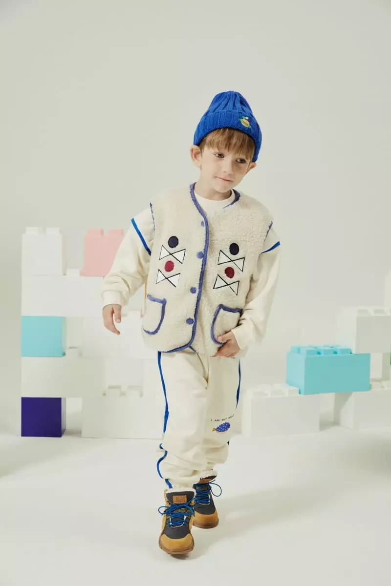 Aeeeday - Korean Children Fashion - #kidzfashiontrend - Patch Dymble Vest - 6