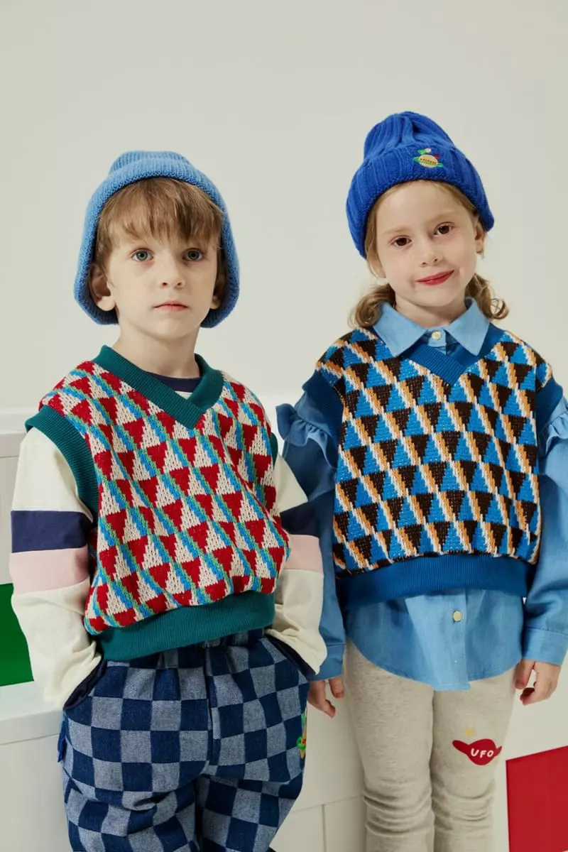 Aeeeday - Korean Children Fashion - #littlefashionista - Triangle Vest - 5