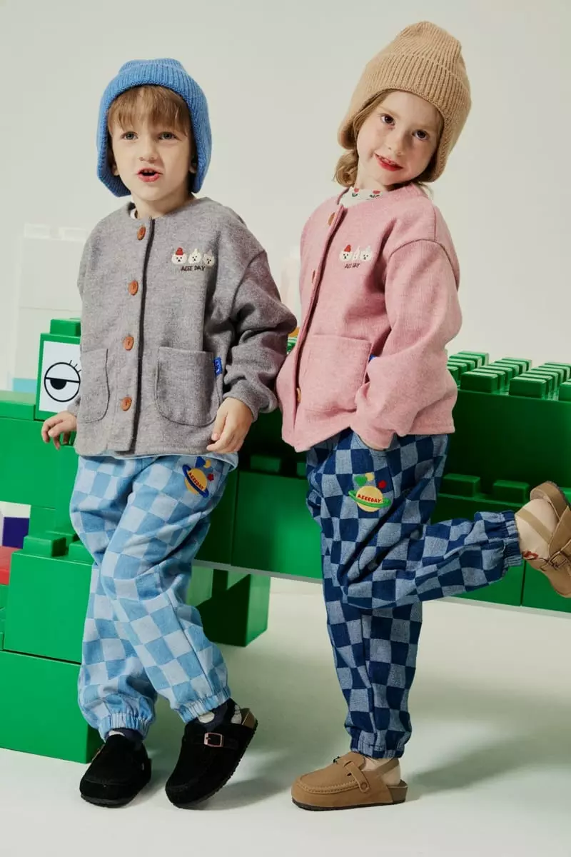 Aeeeday - Korean Children Fashion - #toddlerclothing - Check Jeans - 6