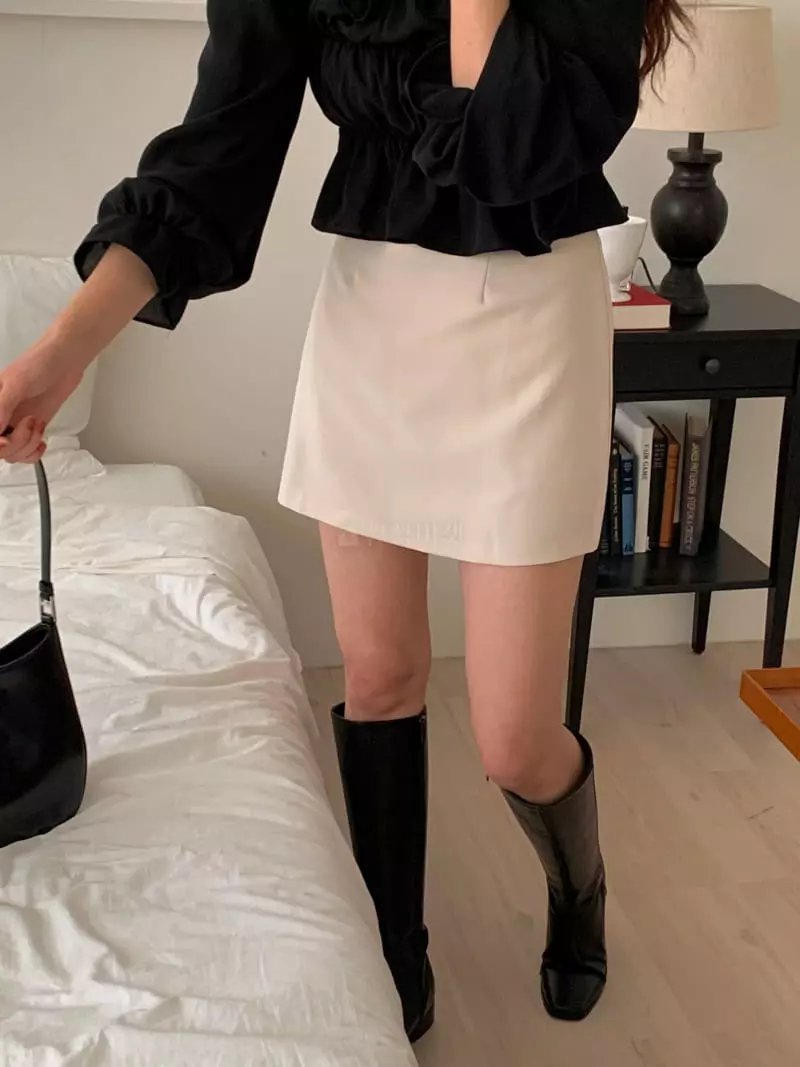 Ame - Korean Women Fashion - #momslook - Twill Mini Skirt - 2