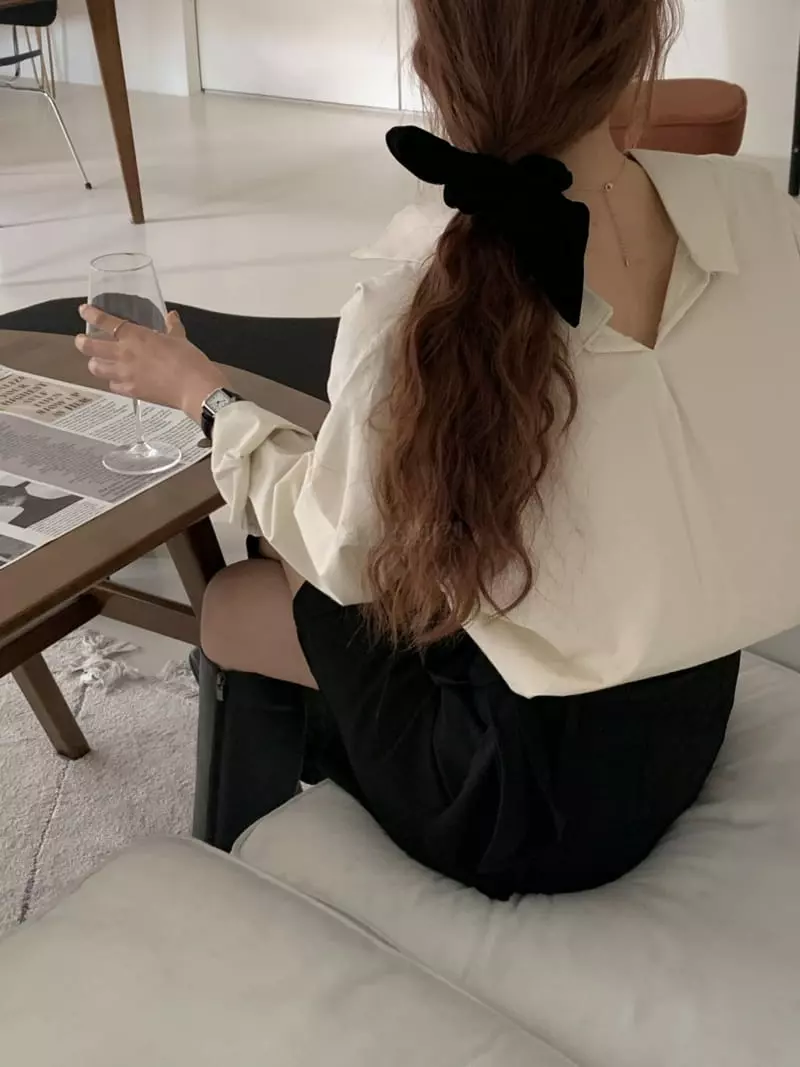 Ame - Korean Women Fashion - #momslook - V Shirt - 12