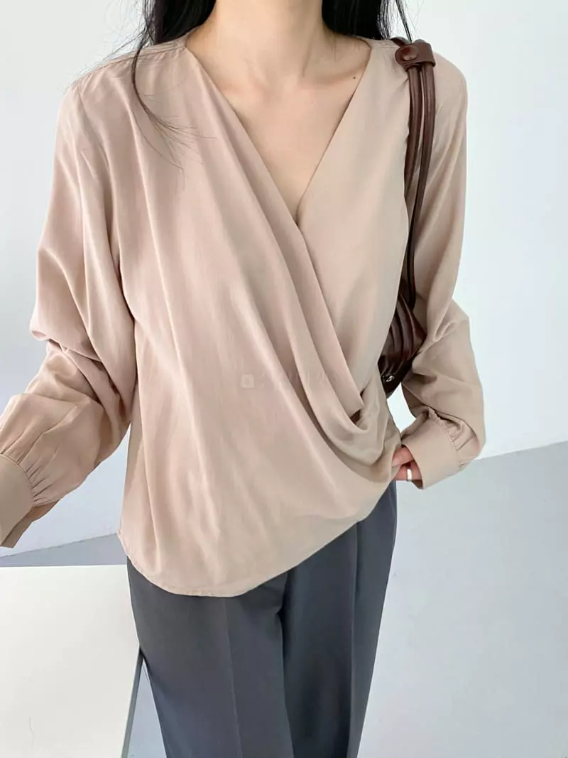 Ame - Korean Women Fashion - #restrostyle - Slik Wrap Blouse - 4