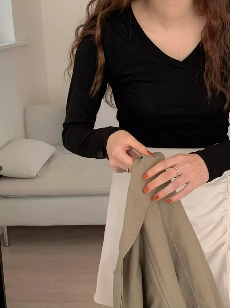 Ame - Korean Women Fashion - #womensfashion - V Tee - 12