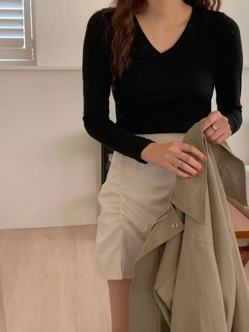 Ame - Korean Women Fashion - #womensfashion - V Tee - 8