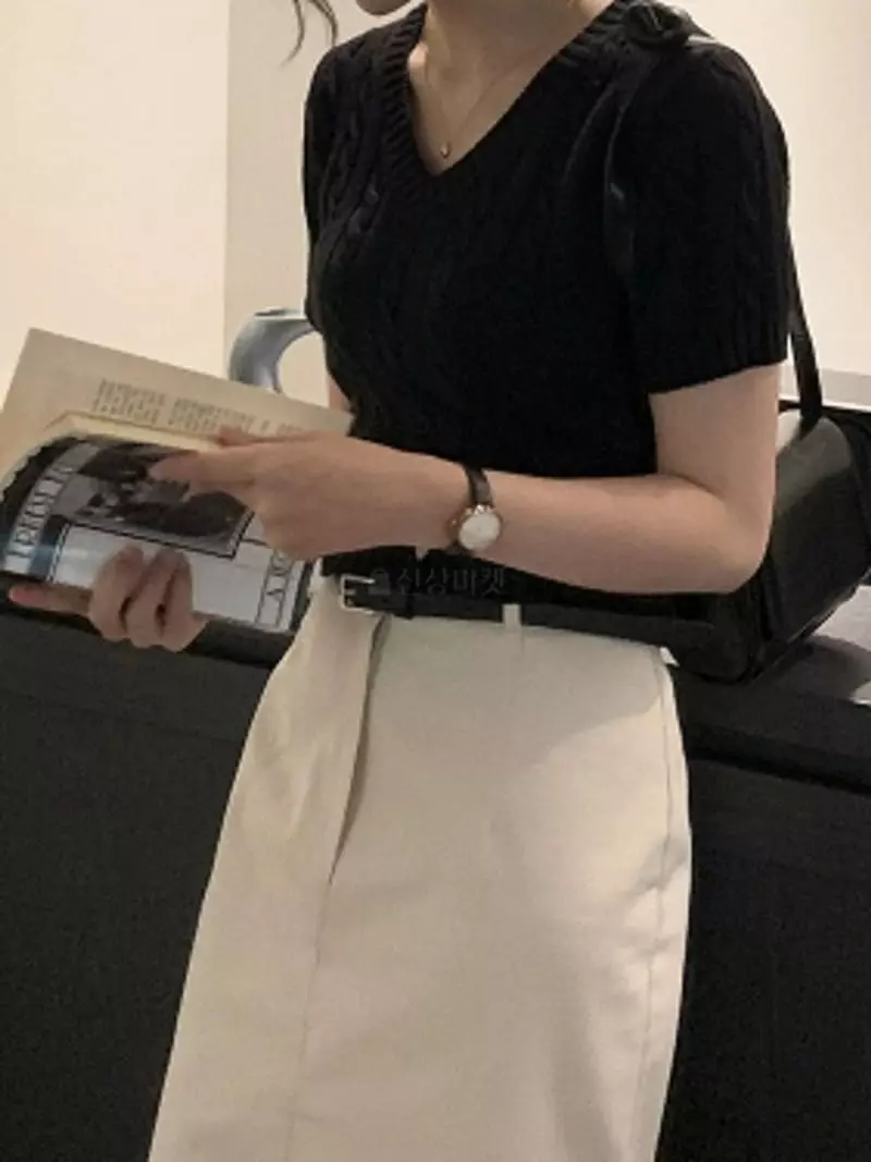 Anne - Korean Women Fashion - #thelittlethings - Luke Twist Shirt Sleeves Crop Knit Tee - 4
