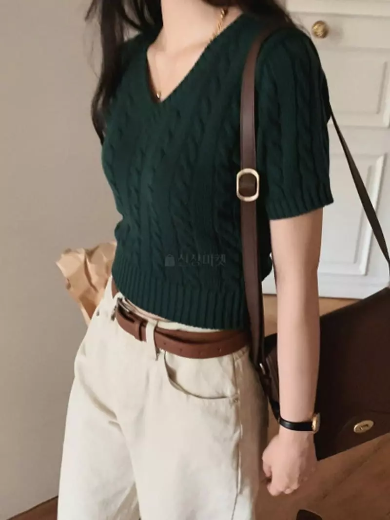 Anne - Korean Women Fashion - #shopsmall - Luke Twist Shirt Sleeves Crop Knit Tee