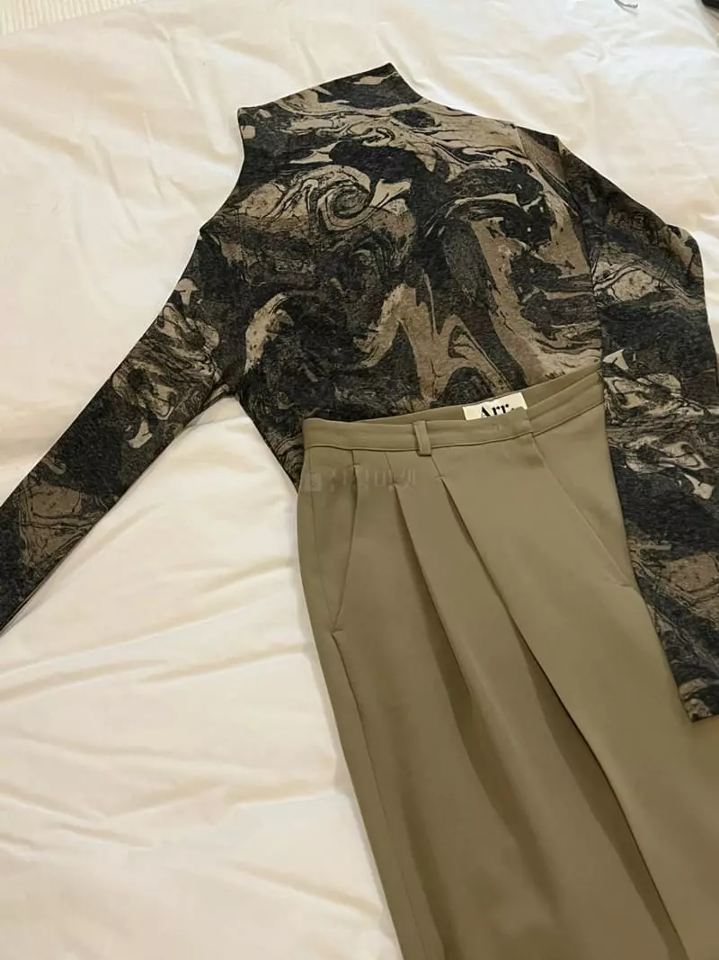 Arr - Korean Women Fashion - #momslook - Hey Turtleneck Tee - 9