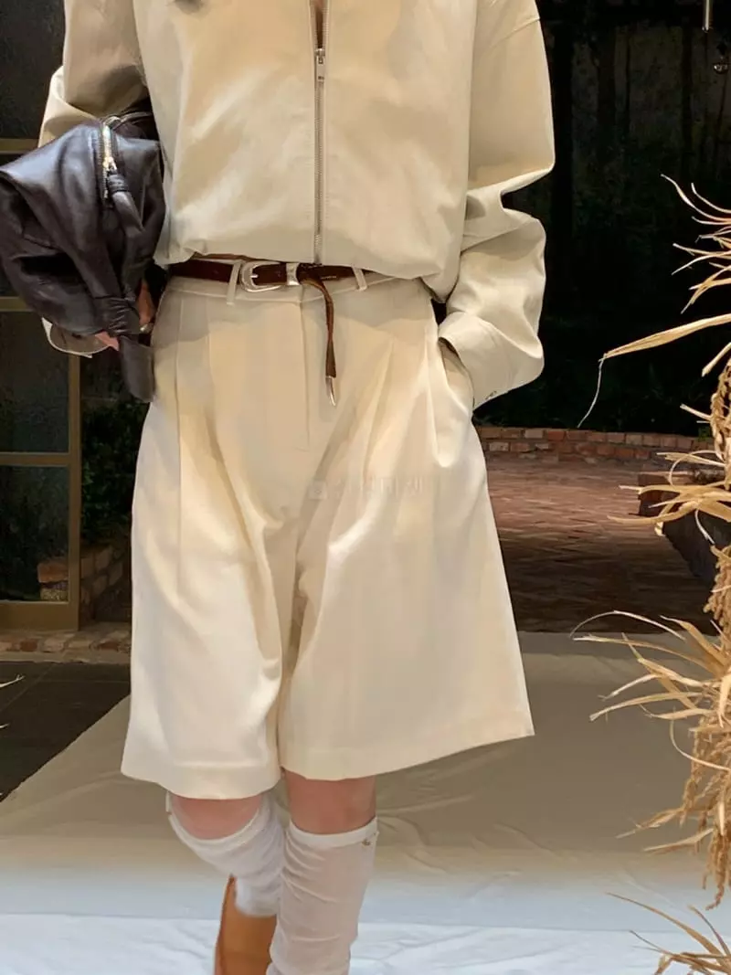 Atmosphere - Korean Women Fashion - #womensfashion - Nerd Half Pants - 2