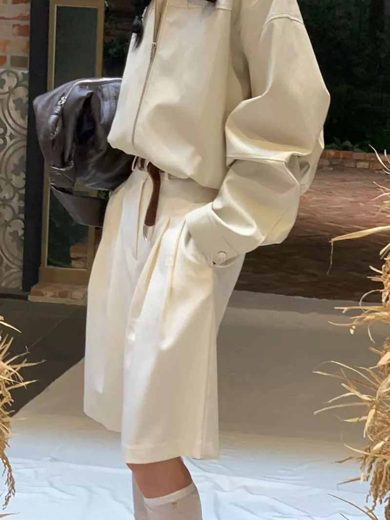 Atmosphere - Korean Women Fashion - #momslook - Nerd Half Pants - 4