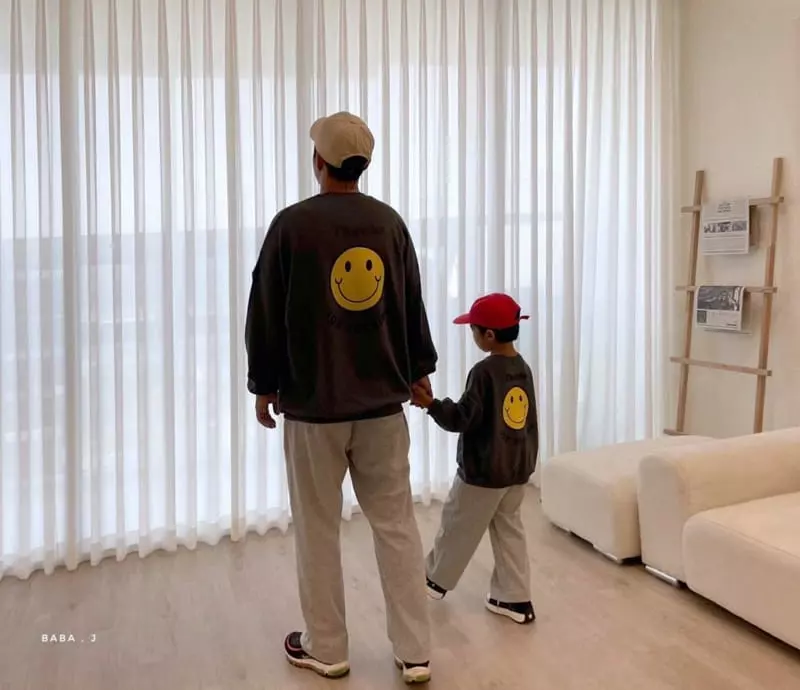 Baba J - Korean Children Fashion - #kidzfashiontrend - Smile Sweatshirt with Mom Dad - 12