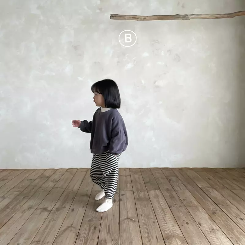 Bella Bambina - Korean Children Fashion - #Kfashion4kids - V Neck Sweatshirt - 11