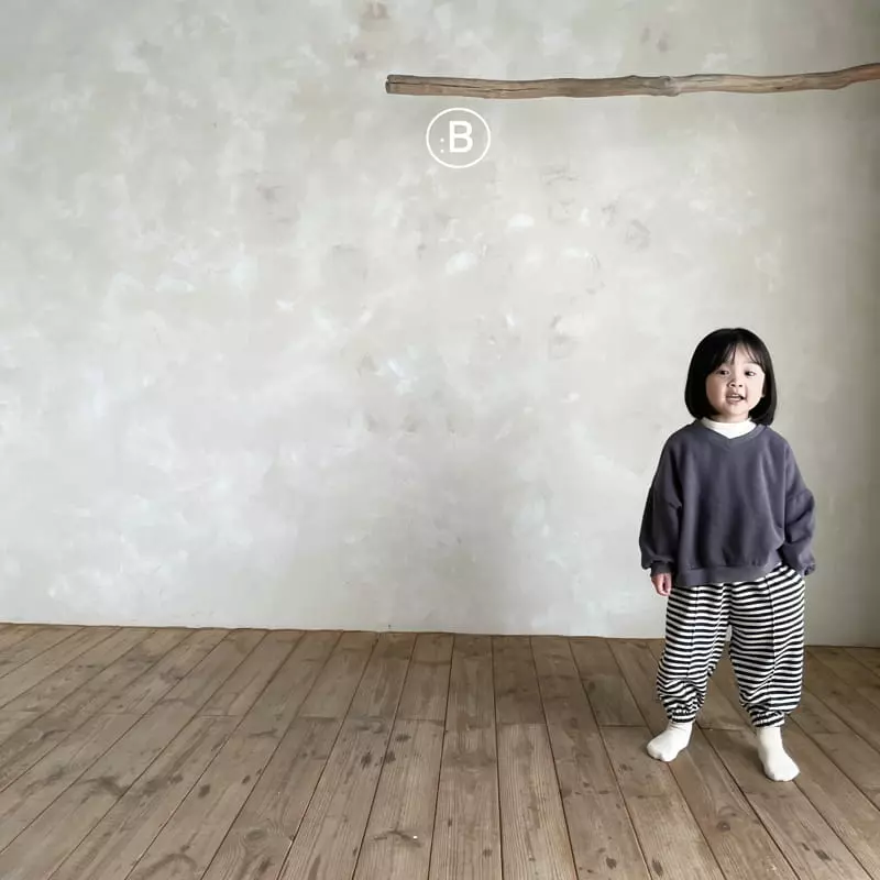 Bella Bambina - Korean Children Fashion - #kidsstore - V Neck Sweatshirt - 9