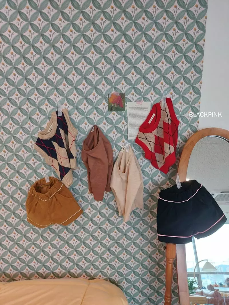 Black Pink - Korean Children Fashion - #littlefashionista - Argyle Check Vest