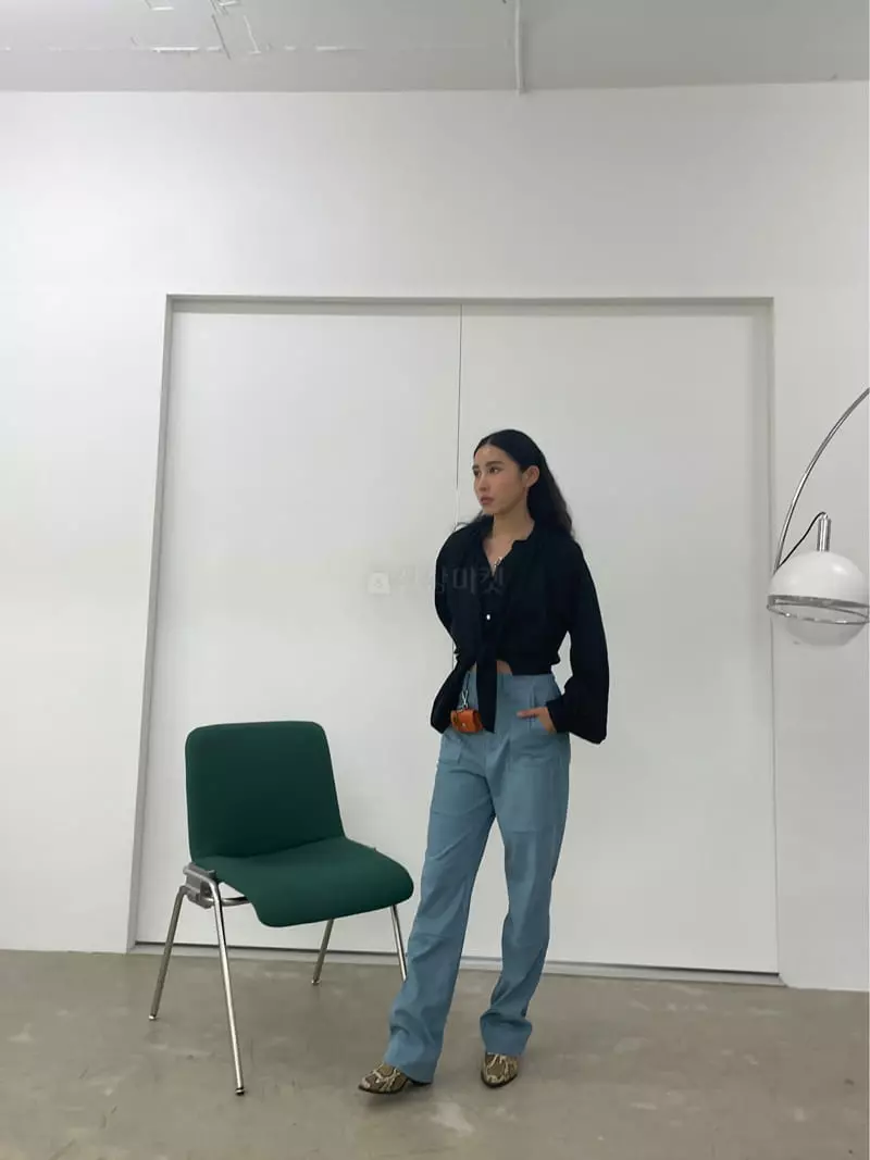 Charlotte - Korean Women Fashion - #thelittlethings - V Neck Shirring Blouse - 8