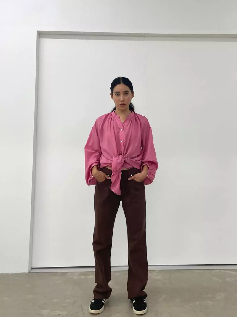 Charlotte - Korean Women Fashion - #vintagekidsstyle - V Neck Shirring Blouse - 2