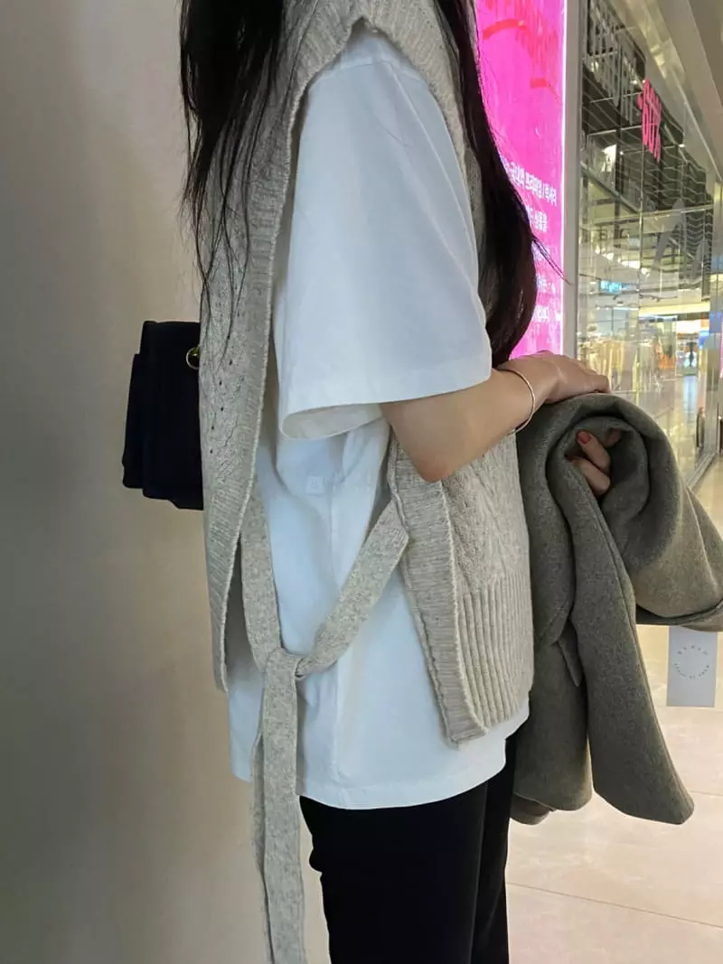 Duplo - Korean Women Fashion - #momslook - Scsi Wool Vest - 5
