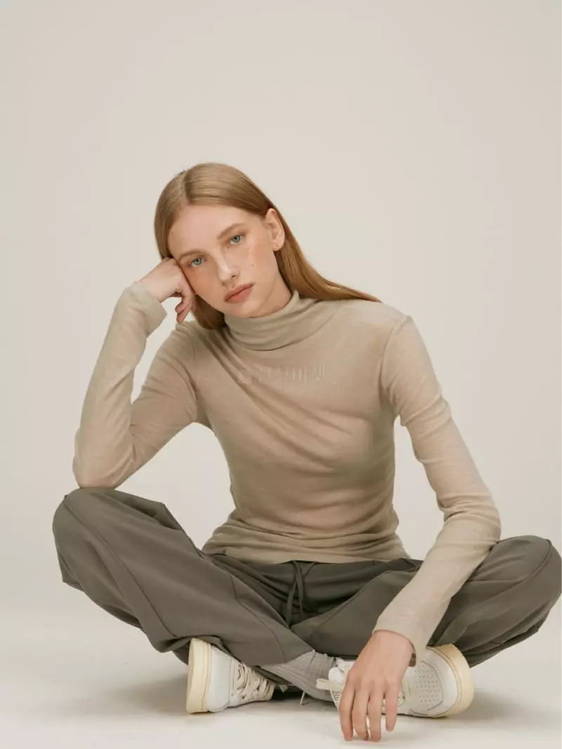 Fave - Korean Women Fashion - #momslook - Tencel Turtleneck Tee - 4