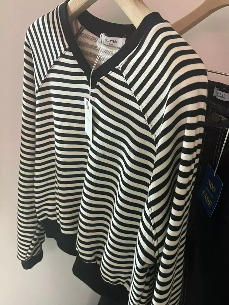 Flutter - Korean Women Fashion - #womensfashion - V Sweatshirt - 2