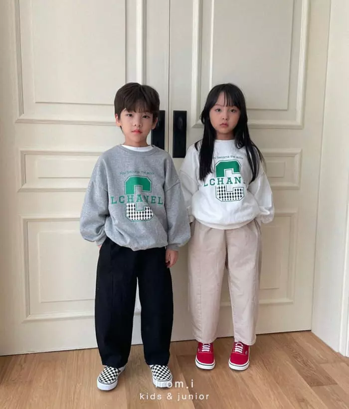 From I - Korean Children Fashion - #prettylittlegirls - Channel Sweatshirt - 2