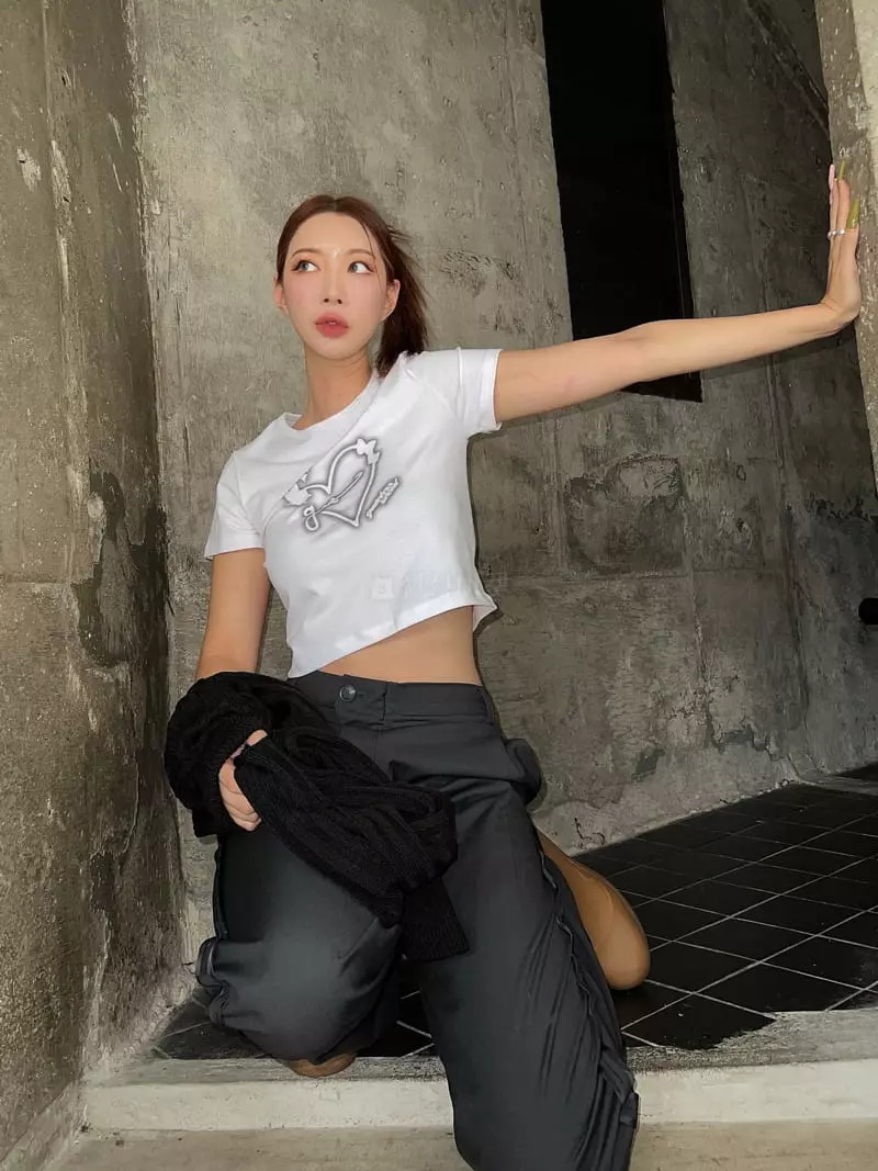 Gateless - Korean Women Fashion - #thelittlethings - Heart Tee - 4
