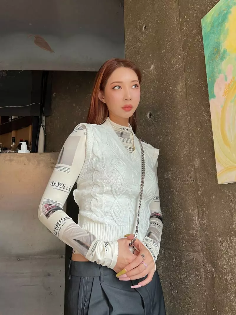 Gateless - Korean Women Fashion - #womensfashion - Pattern Vest Knit - 4