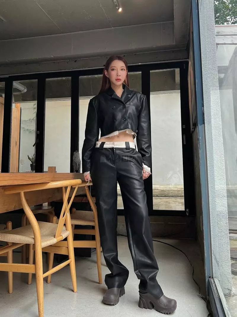 Gateless - Korean Women Fashion - #momslook - Like Leather Set - 4