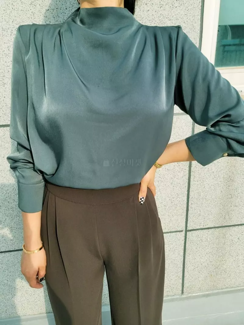 Gratia - Korean Women Fashion - #womensfashion - Shine Blouse - 3