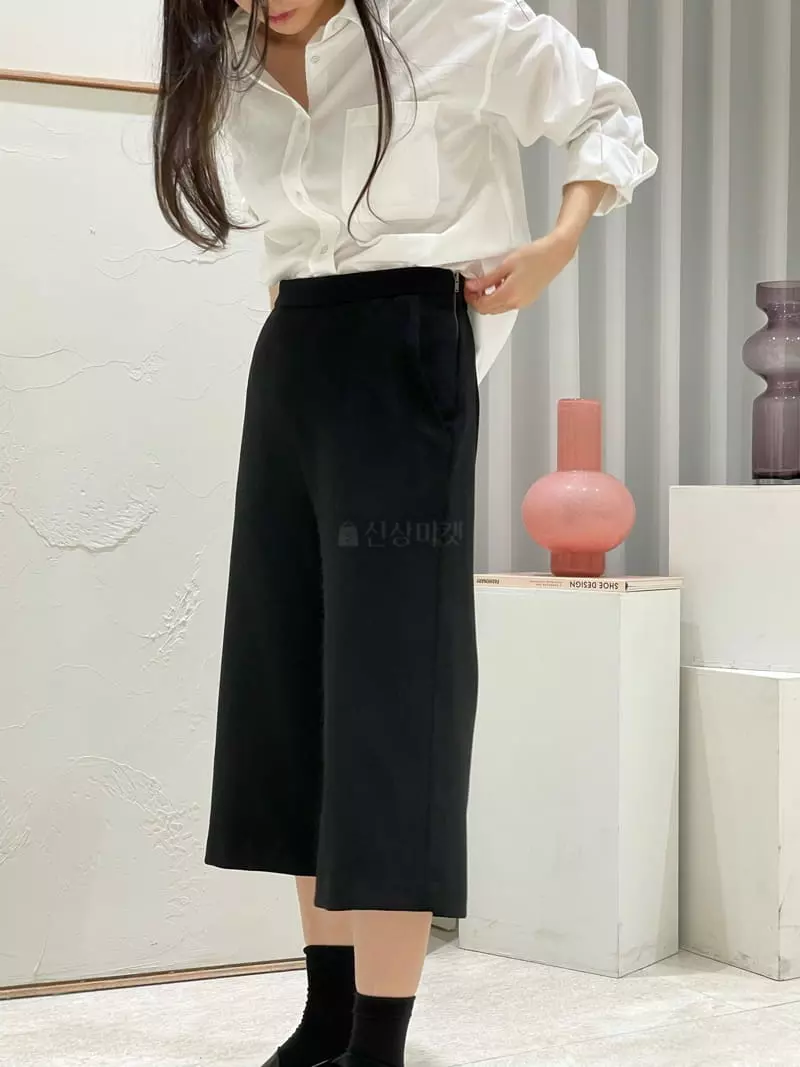 Hautte - Korean Women Fashion - #pursuepretty - Plain Half Pant - 2