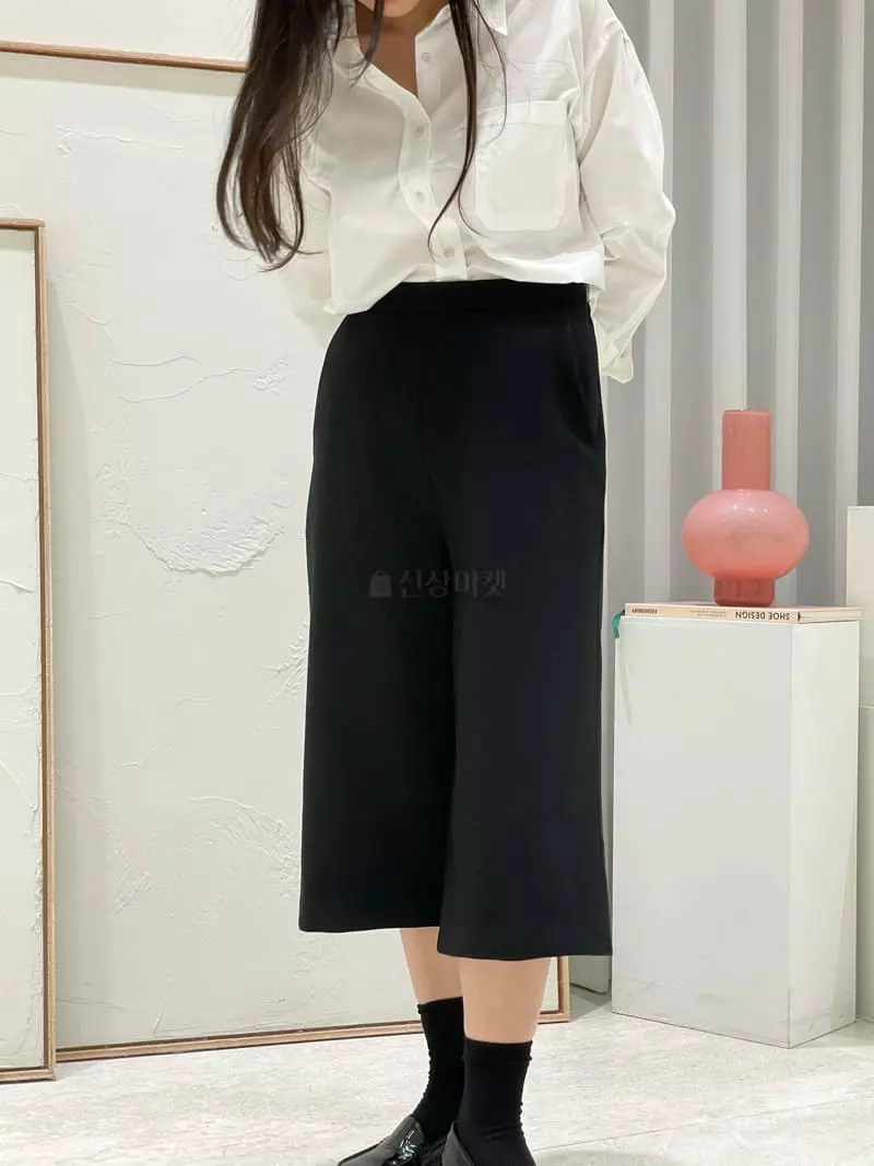 Hautte - Korean Women Fashion - #restrostyle - Plain Half Pant - 3