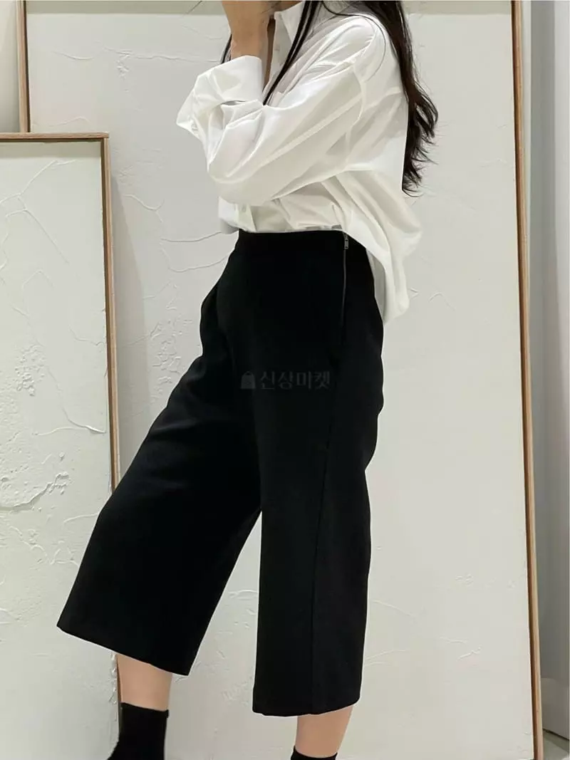 Hautte - Korean Women Fashion - #shopsmall - Plain Half Pant - 5