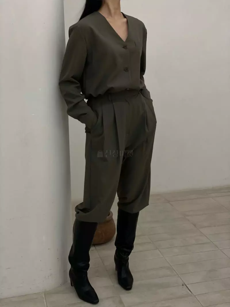 Howl - Korean Women Fashion - #momslook - MOA Banding Slacks - 2