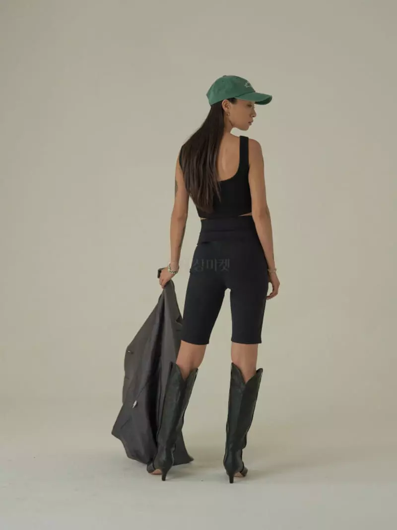 Howl - Korean Women Fashion - #restrostyle - Knee Length Leggings - 7