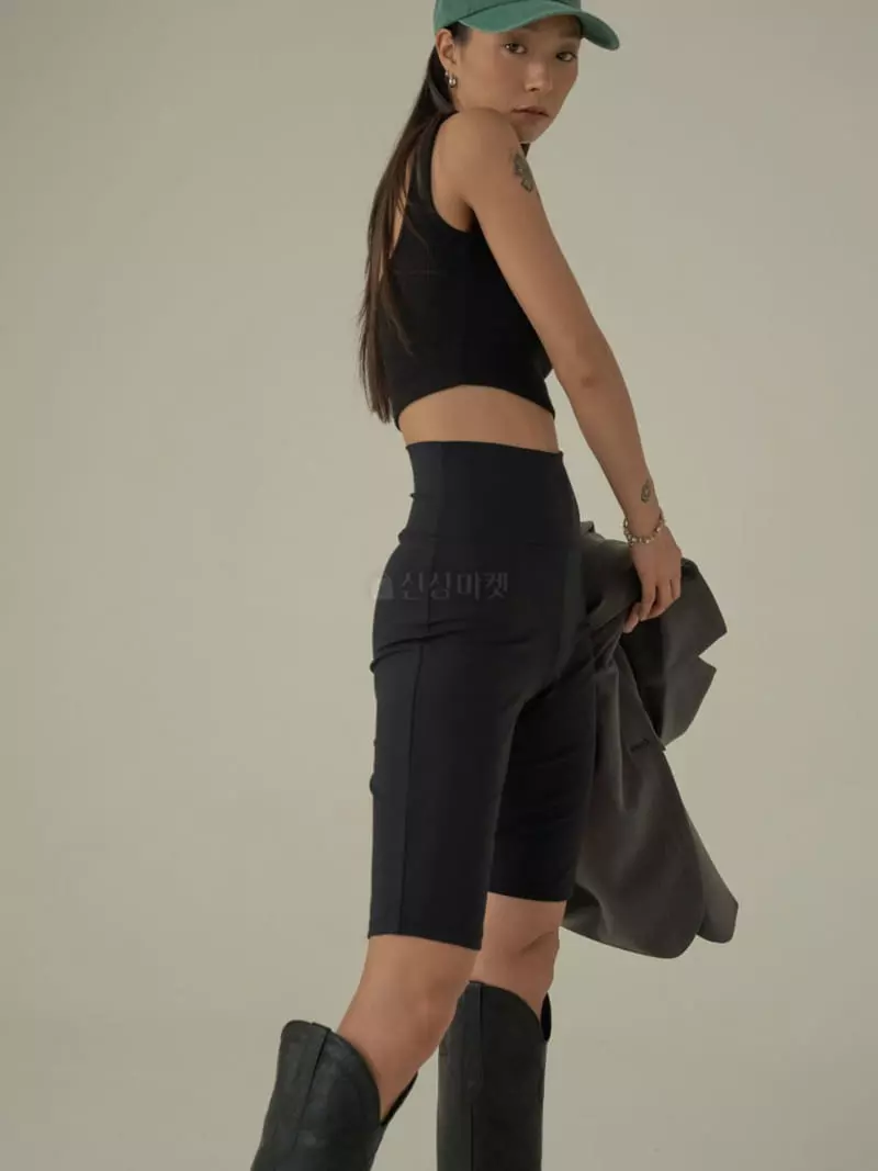 Howl - Korean Women Fashion - #womensfashion - Knee Length Leggings - 4