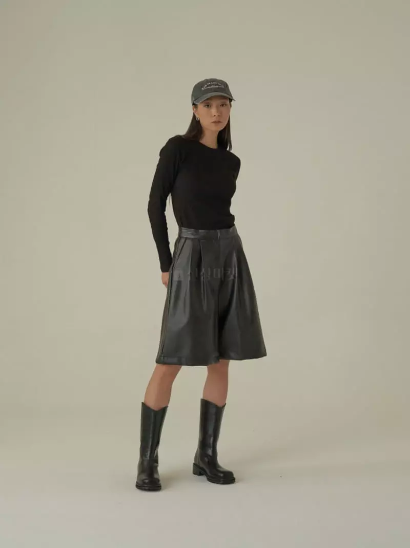 Howl - Korean Women Fashion - #womensfashion - Smile Leather Pants