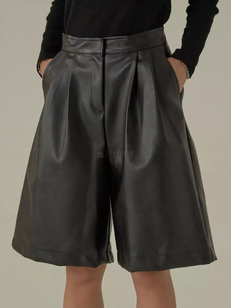 Howl - Korean Women Fashion - #womensfashion - Smile Leather Pants - 11