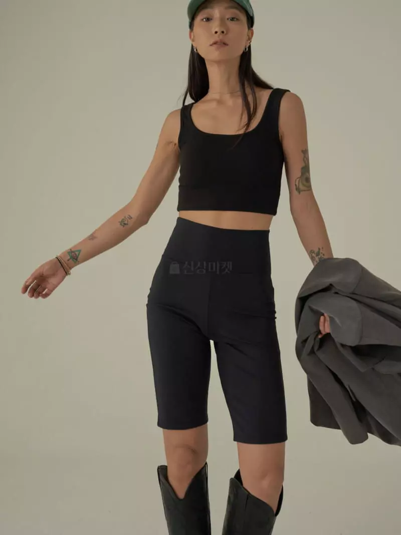 Howl - Korean Women Fashion - #womensfashion - Knee Length Leggings - 3