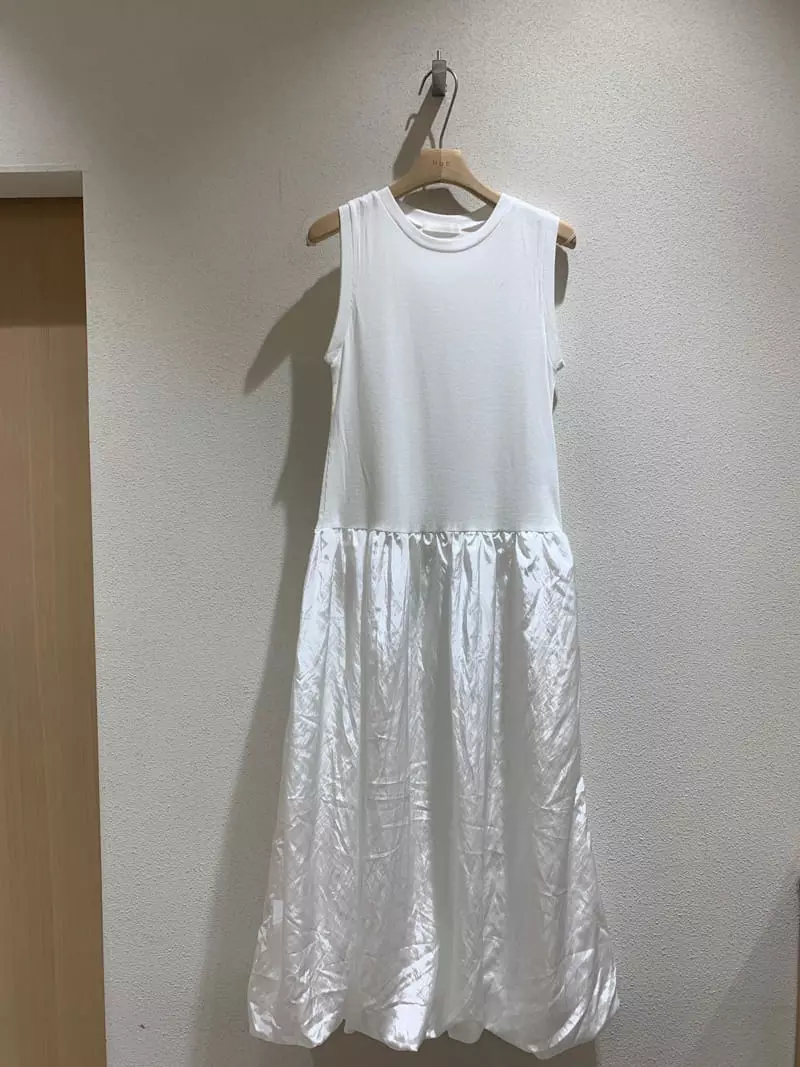 Hue - Korean Women Fashion - #thelittlethings - Er One-piece