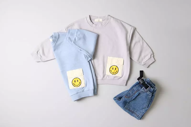 Hyvaa - Korean Children Fashion - #fashionkids - Pocket Smile Sweatshirt - 2