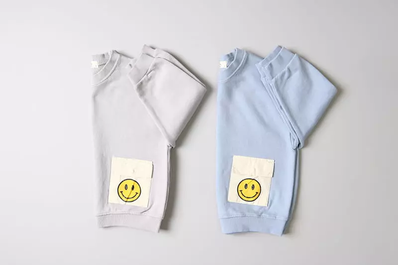 Hyvaa - Korean Children Fashion - #kidsshorts - Pocket Smile Sweatshirt - 3