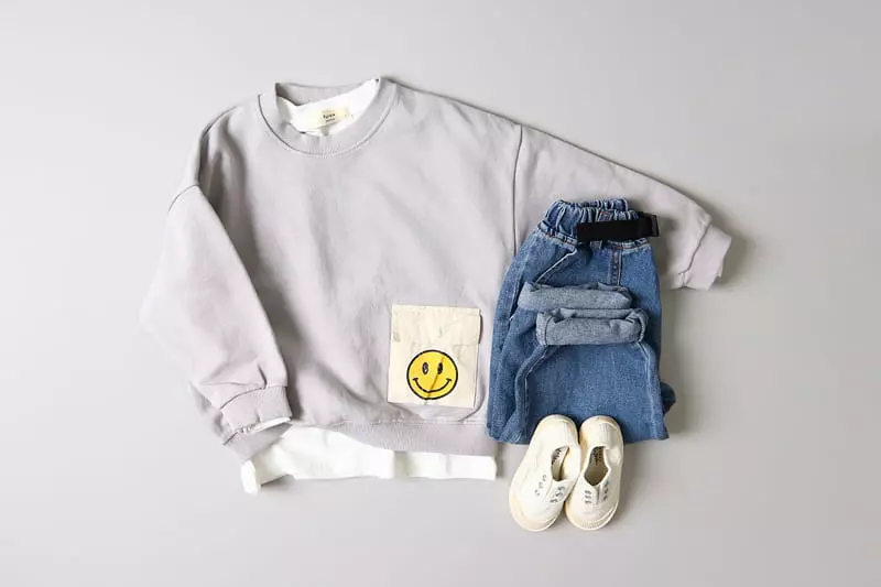 Hyvaa - Korean Children Fashion - #prettylittlegirls - Pocket Smile Sweatshirt - 10