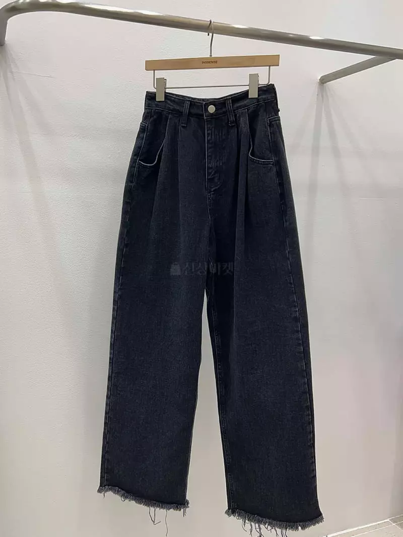 Inssense - Korean Women Fashion - #thelittlethings - Two Pintuck Wished Jeans - 3