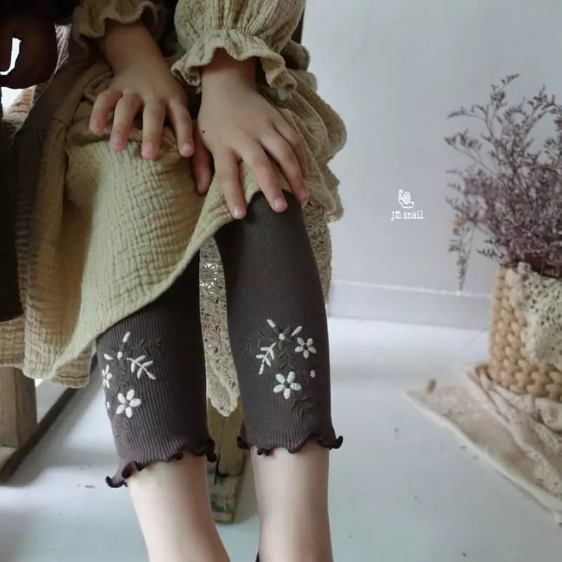 JM Snail - Korean Children Fashion - #designkidswear - Nice Flower Embroidery Leggings