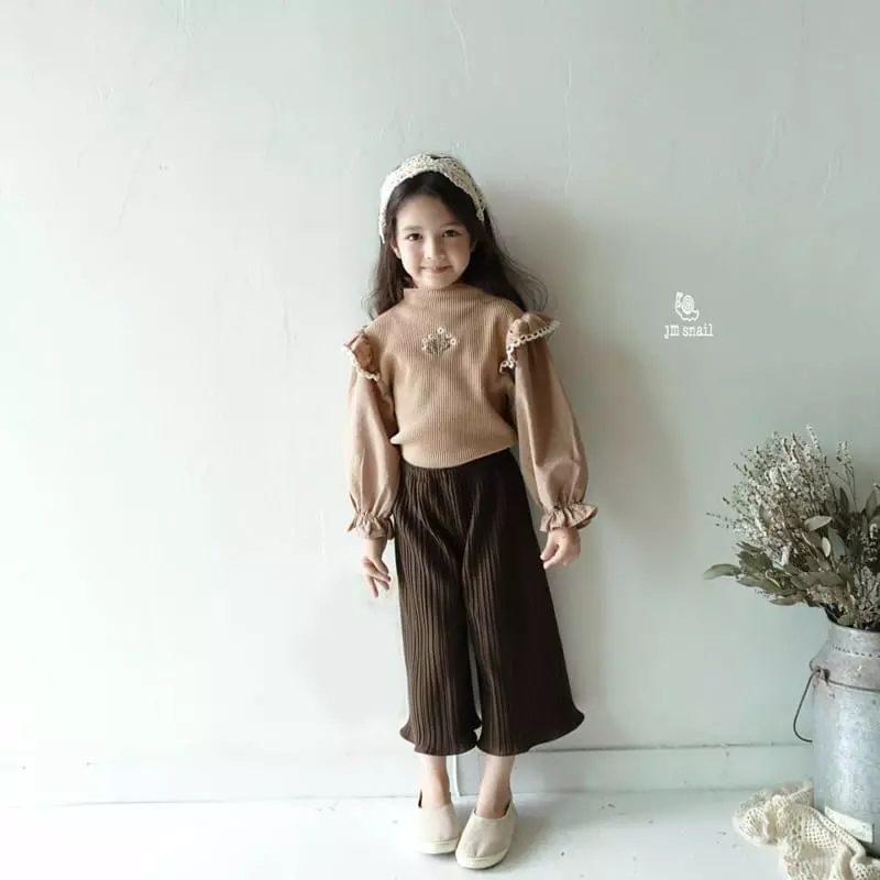 JM Snail - Korean Children Fashion - #kidsstore - Flower Embroidery Tee - 8