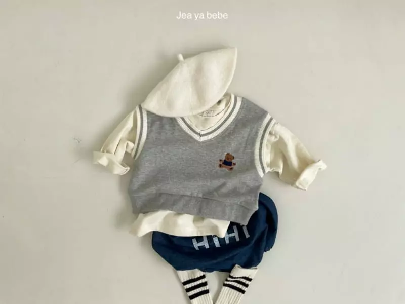 Jeaya & Mymi - Korean Baby Fashion - #babyboutique - V Neck Yoggo Vest